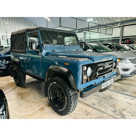 Land Rover Defender 90