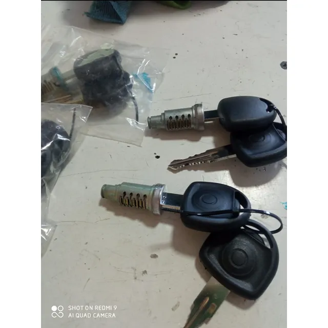Cilindro De Puerta Del Chevrolet Corsa 