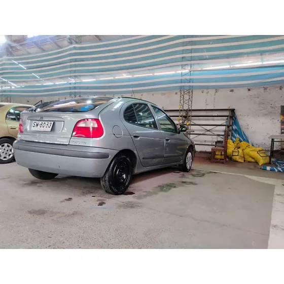 Renault Megane Sedan Authent Base