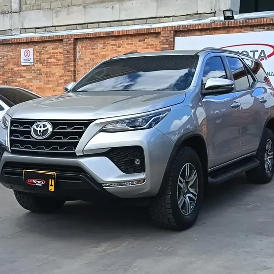 Toyota Fortuner 2.4 Sr usado en Suba