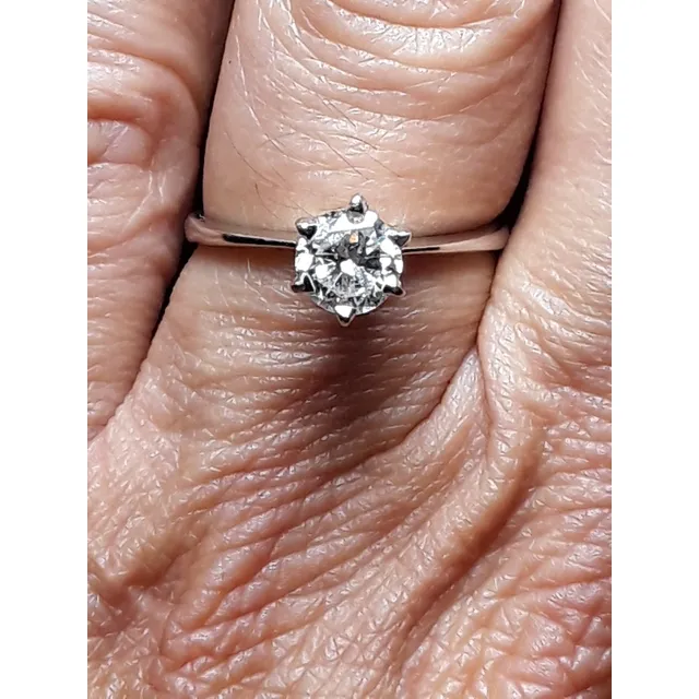 Sortija Anillo De Oro Blanco Con Brillante. 