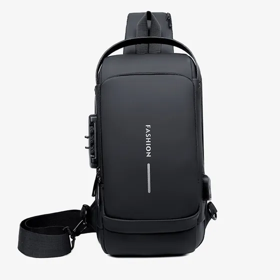 Mochila Transversal Ombro Cor Preto Impermeável com Cadeado Porta de Carregamento USB