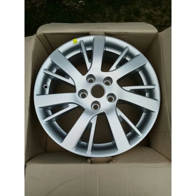 Llanta Nissan Sentra B17