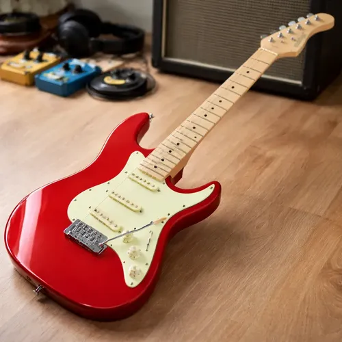 か*ず様 Stratocaster Guitarra Fender Squier Debut Stratocaster Lr Dakota Red Orientação