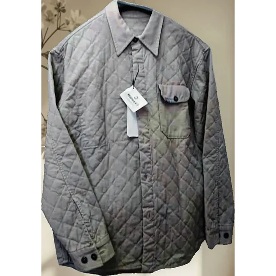 Chaqueta Bella! Nueva. (papá/ Joven!)