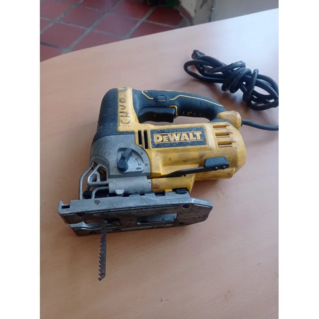 Sierra Caladora Dewalt Usada Modelo Dw 300 No Regula