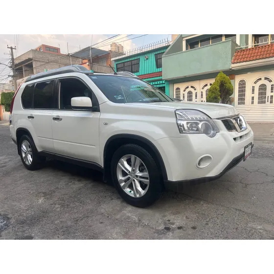 Nissan X-trail 2.5 Slx Lujo Cvt Mt