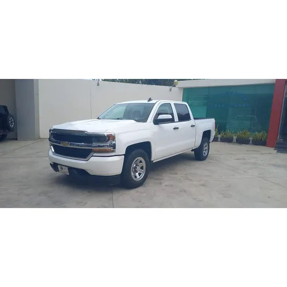 Chevrolet Silverado 5.4 2500 Doble Cabina Ls 4x2 At