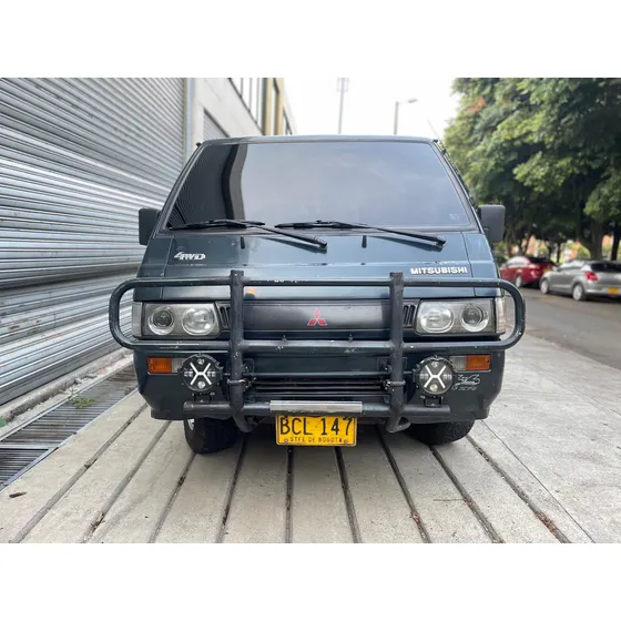 Mitsubishi L300 2.5 Turbo Diésel