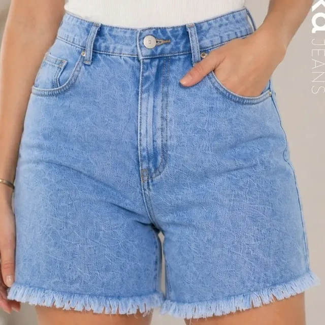 Short Jeans Feminino Meia Coxa Cintura Alta Levanta Bumbum