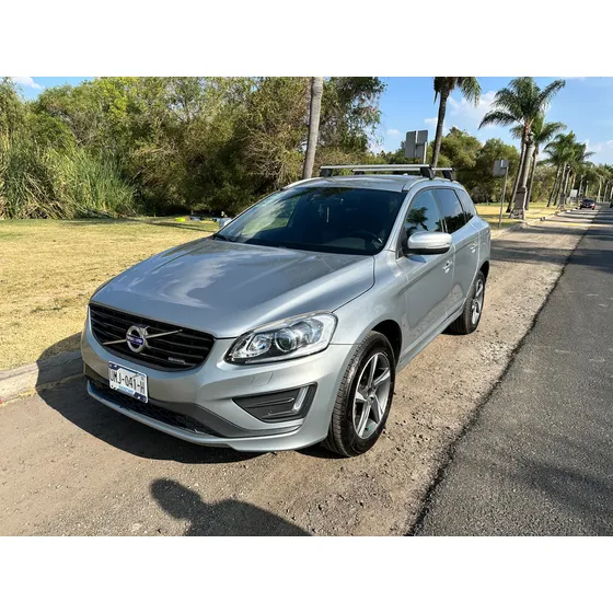 Volvo Xc60 2.0 T Momentum R-line