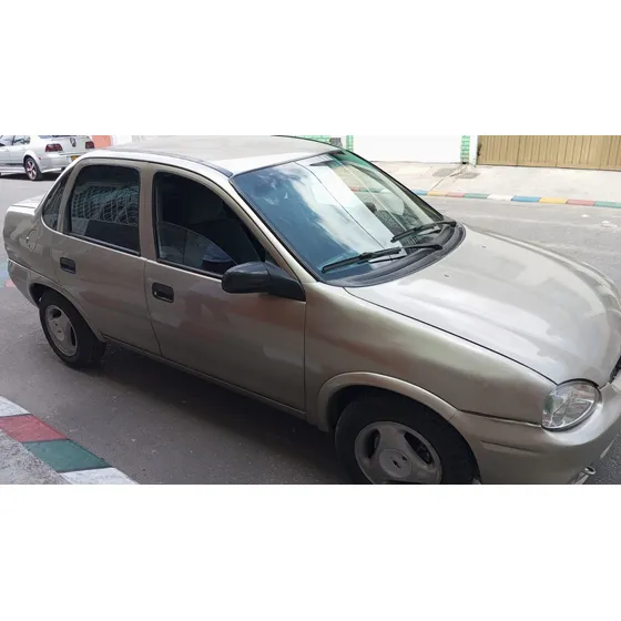 Chevrolet Corsa 4 Puertas 1400
