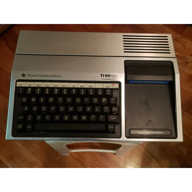 Antigua Computadora Texas Ti 99 4a (funcionando)