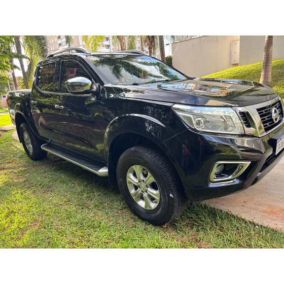 Nissan Frontier 2.3 Le Cab. Dupla 4x4 Aut. 4p