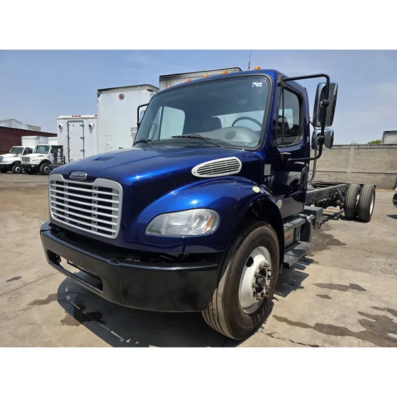 Camion Freightliner M2 Rabon 2017 Cummins Manual 6 Vel
