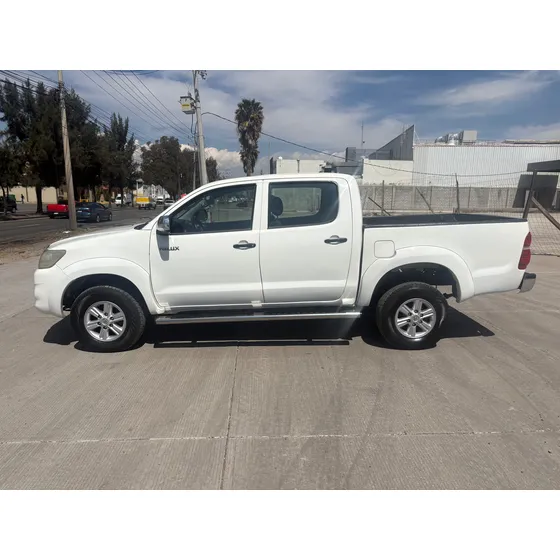 Toyota Hilux 2.7 Cabina Doble Base Mt