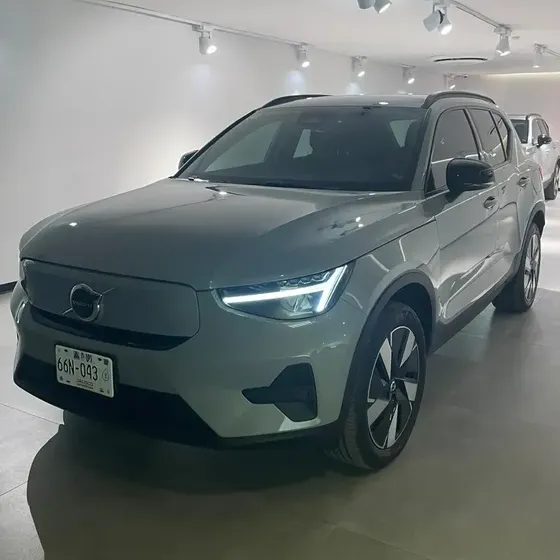 Volvo Ex40 2025 Plus