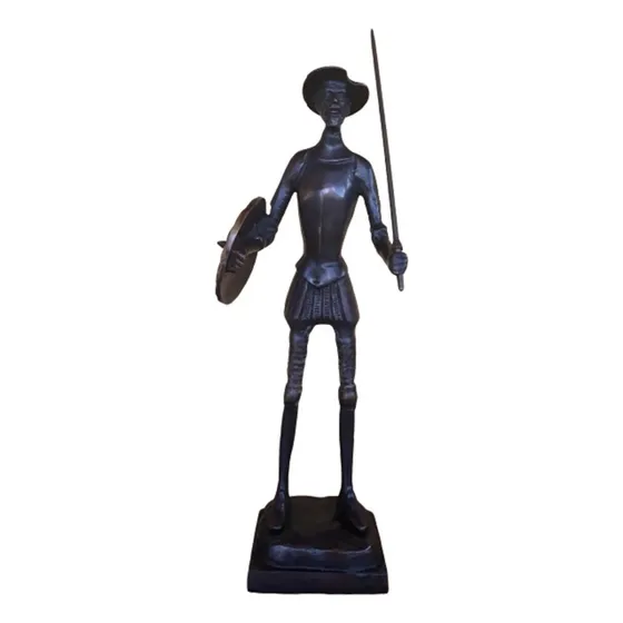 Dom Quixote Em Bronze Oxidado Estatueta Miguel De Cervantes Cor Dourado-escuro