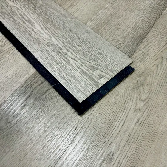 Piso Vinílico Alto Tránsito Autoadhesivo Lvt Espesor 2mm