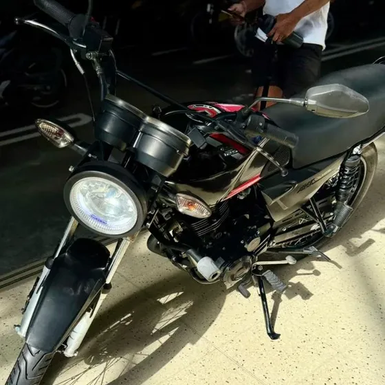 Moto Casi Nueva, Único Dueño Solo Tiene 5.144 Km