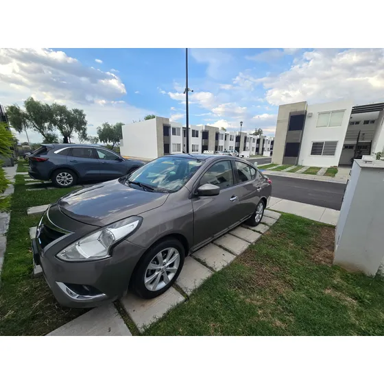 Nissan Versa 1.6 Advance Mt