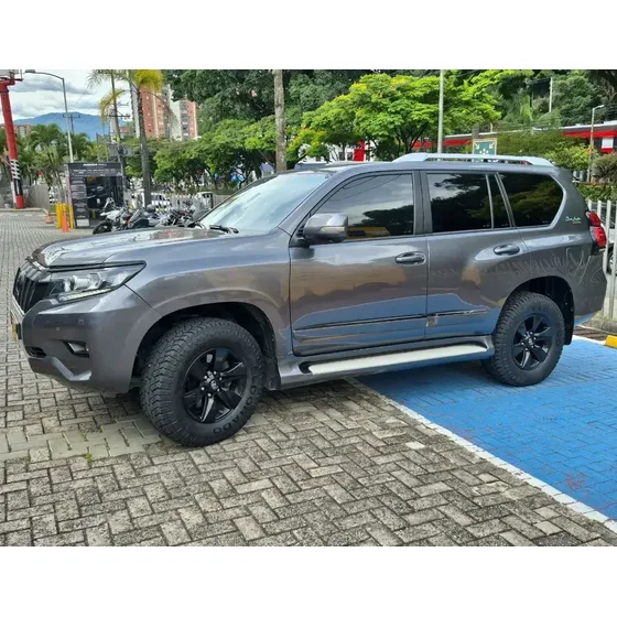Toyota Land Cruiser Prado 2011 3.0 Vx Diesel At 4x4