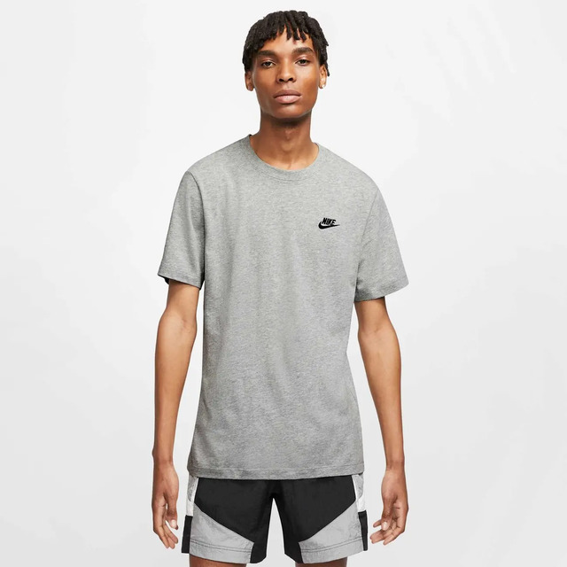 Camiseta Nike Sportswear Club Masculina Camiseta Nike Sportswear Club Masculina
