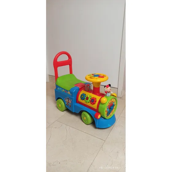 Disney Tren Mickey Montable Usado