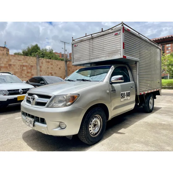 Toyota Hilux Furgon