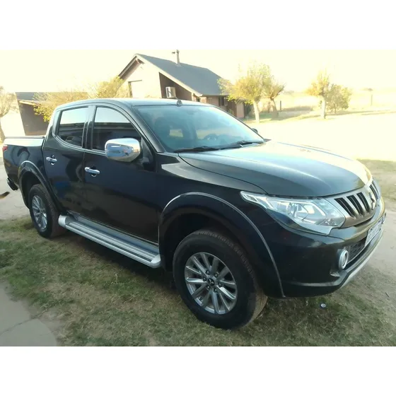 Mitsubishi L200 2.4 Di-d High Power 181cv Cuero