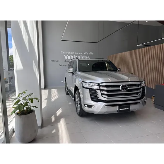 Toyota Land Cruiser 300 3.4 Zx