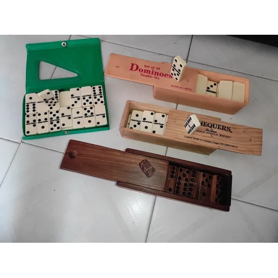 Domino Chequers ,dominoes Y Madera Usados