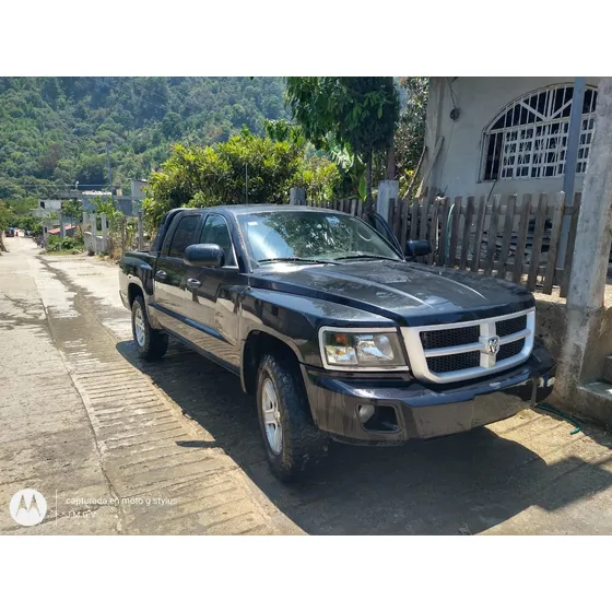 Dodge Dakota Slt Crew Cab 4x2 At