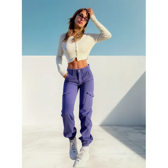Jean Cargo C/puño Violeta Uva Tiro Medio/bajo Alpha Y Omega