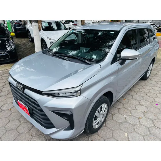 Toyota Avanza 5p Le L4/1.5 Man