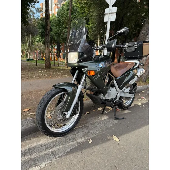 Bmw F650 De Tipo Trail / Doble Propósito, Propulsada Por Un