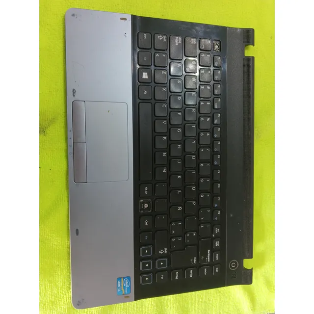 Carcasa De Teclado + Teclado Samsung Np300e4x