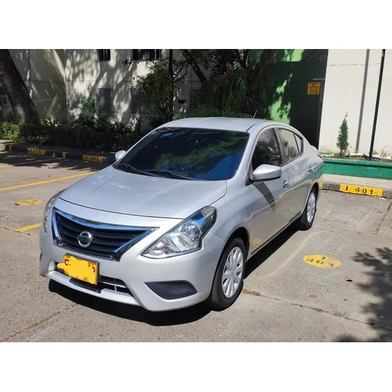 Nissan Versa 1.6 Sense