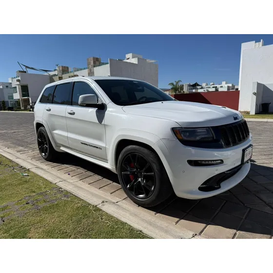 Jeep Cherokee 6.4 Srt8