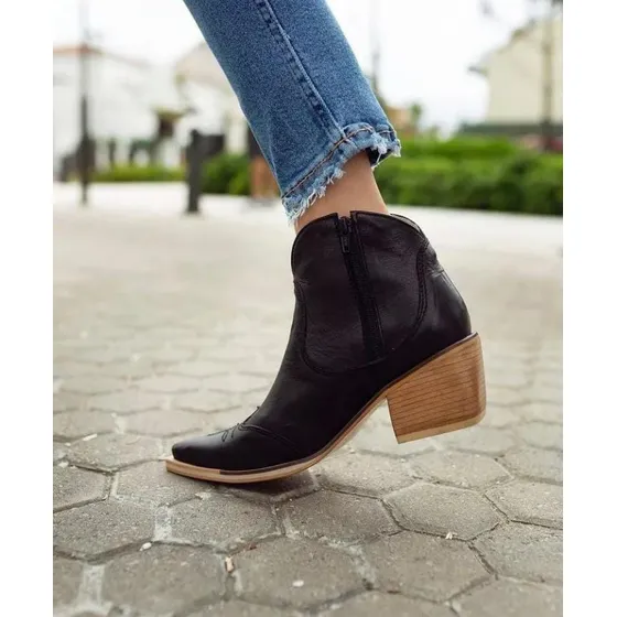 Bota Texana Corta Cuero Marca: Kiko´s - Modelo: Tucson
