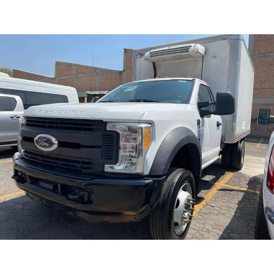 Ford F-450 6.8 Xl At