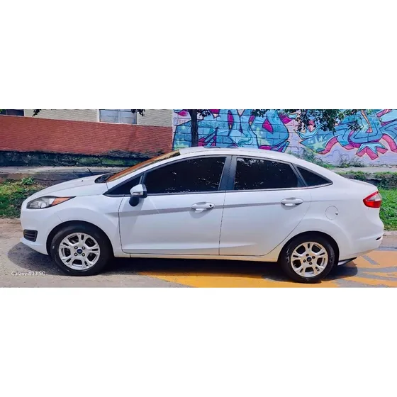 Ford Fiesta 1.6 Sportback Se Mecánica
