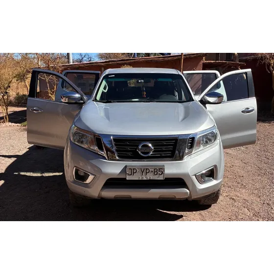 Nissan Np300 Dc Xe 2.3d Mt 4wd