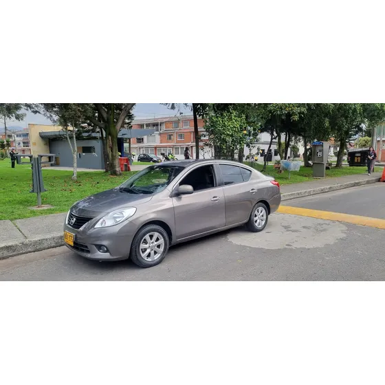 Nissan Versa 1.6 Advance