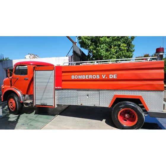 M. Benz 1112, Autobomba, Cisterna, Particulares Facilidades