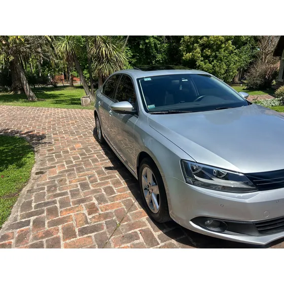 Volkswagen Vento 2.5 Luxury 170cv