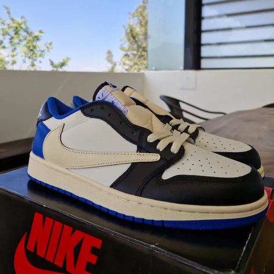 Jordan 1 Low Travis Scott Fragment Low Azul