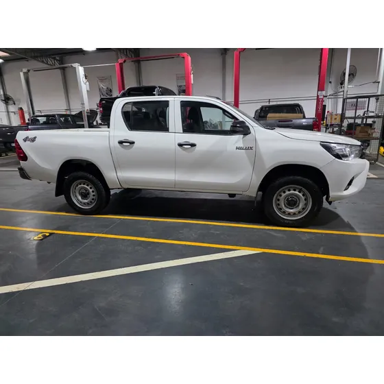Toyota Hilux Pick-up 2.4 Cd Dx 150cv 4x4