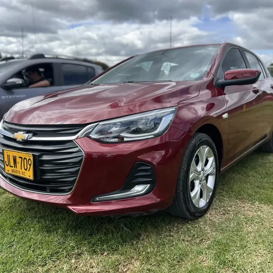 Chevrolet Onix 2021 1.0t Premier Hatch At