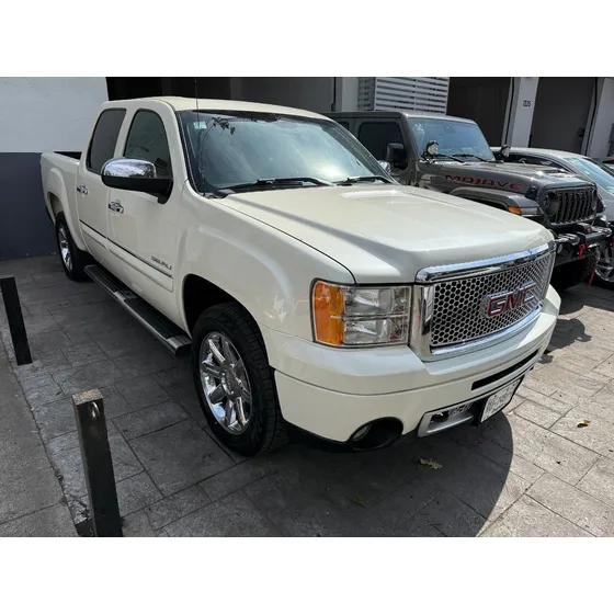 Gmc Sierra 6.2 Crew Cab Denali 403 Hp Qc 4x4 Mt